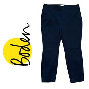 BODEN Navy Blue Ankle Pants in a Size 14R LIKE NEW!